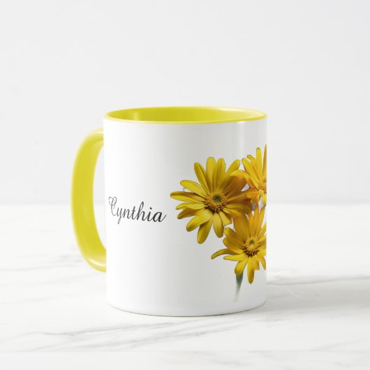 Personalized Yellow Daisy Floral Mok (Voorkant links)