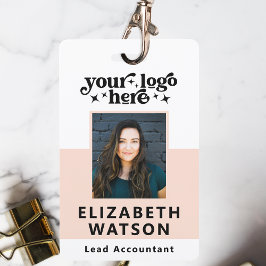 Personeelsnaamkaart met pasfoto en evenement-id badge