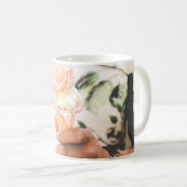 Persoon die consumptie-ijs bevat met drie aroma's  koffiemok (Voorkant rechts)