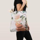 Persoon die consumptie-ijs bevat met drie aroma's  tote bag (Dichtbij)