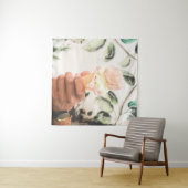 Persoon die consumptie-ijs bevat met drie aroma's wandkleed (In Situ (horizontaal))