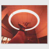 PERSOON DIE DE RONDE VAN DE AANGEDROOGDE FLUORESCE CADEAUPAPIER (Vlak)