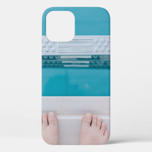 Persoon die op de zwembadladder staat Case-Mate iPhone case