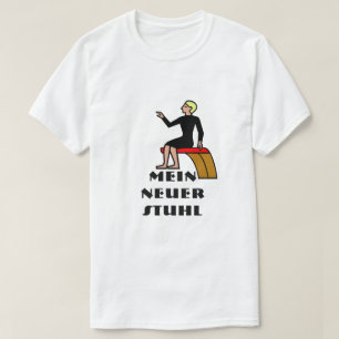 Persoon die op een stoeltekst zit betekent neuer S T-shirt