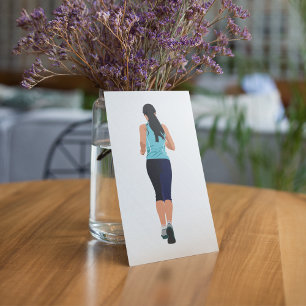 Persoon die uitnodigingen uitvoert