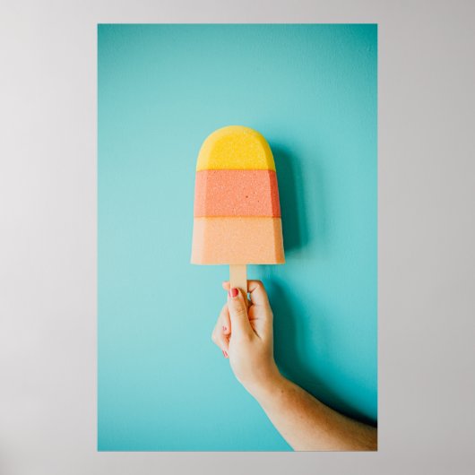 Persoon met geel en bruin ijsijs poster (Voorkant)