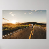 Persoon onderweg in de ochtend poster (Voorkant)