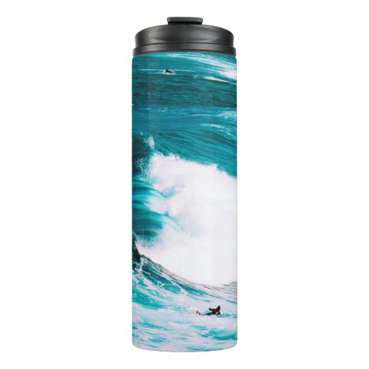 PERSOON OP BOORD MET OCEAAN WAVES THERMOSBEKER (Voorkant)