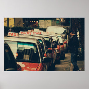 PERSOON STANDING NEAR PARKED TAXI TIJDENS DAG POSTER