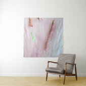 Persoon voet naast groene schop op zee wandkleed (In Situ (horizontaal))