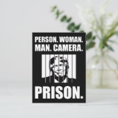 Persoon. Vrouw. Man. Camera. Gevangenis. Briefkaart (Staand voorkant)