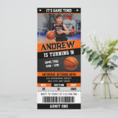 Persoonlijk basketbal verjaardagskaartje met Afbee Kaart (Staand voorkant)