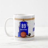Persoonlijk blauw en wit Basketball Jersey Koffiemok (Links)
