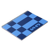 Persoonlijk blauw schaakbordmonogram, initialen notitieboek (Linkerzijde)