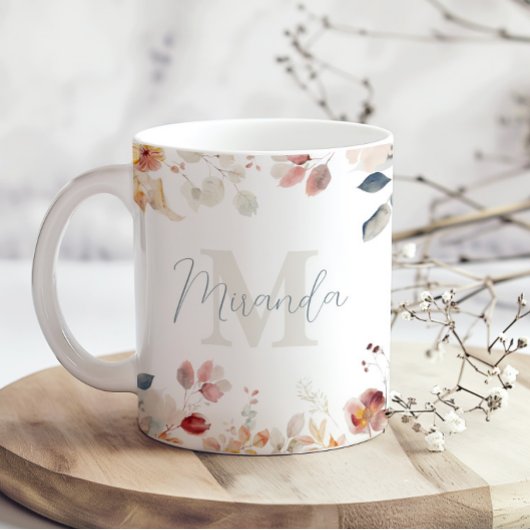 Persoonlijk bloemendessin met monogram koffiemok