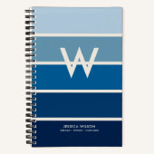 Persoonlijk breed blauw verloop gestreept monogram notitieboek (Voorkant)