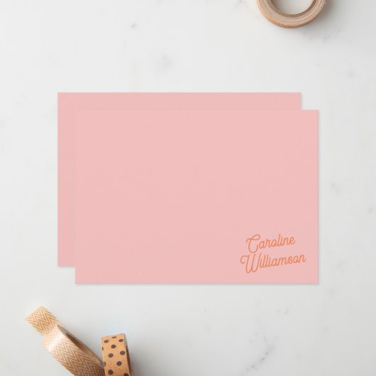 Persoonlijk briefpapier met eenvoudig roze-oranje  notitiekaartje (Voorkant / Achterkant in situ)