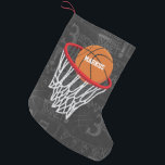 Persoonlijk Chalkboard Basketball en Hoop Kleine Kerstsok<br><div class="desc">Speciaal basketbal- en hoepelvormig ontwerp op een donkergrijze en lichtgrijze achtergrond met een patroon van basketbalvoorwaarden. Pas gewoon de naam aan om de naam toe te voegen van de basktbalfan, basketbalspeler of basketbalcoach. Ideaal voor netball spelers ook! Wij verwelkomen aangepaste verzoeken. Neem contact met ons op via onze GiftsBonanza-winkel voordat...</div>