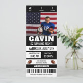 Persoonlijk Fotovoetbal Ticket Verjaardagsfeestje Kaart (Staand voorkant)