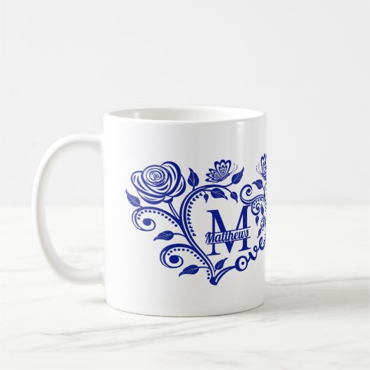 Persoonlijk Geblauwde Bloemige Monogram M Koffiemok (Links)