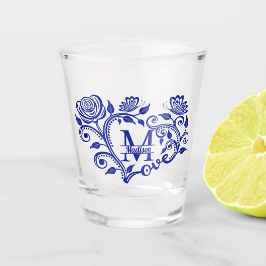 Persoonlijk Geblauwde Bloemige Monogram M Shot Glas (Voorkant)