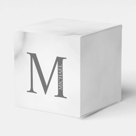 Persoonlijk gegraveerde monogram en naam in wit ma bedankdoosjes (Voorkant Zijde)