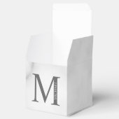 Persoonlijk gegraveerde monogram en naam in wit ma bedankdoosjes (Geopend)