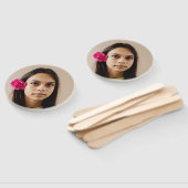 Persoonlijk gezicht op een foto-prop op een scherm handwaaier (Niet-gemonteerd)