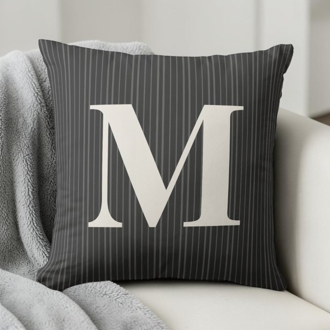 Persoonlijk Grijze Preppy Gestreepte Monogram Eers Kussen (Personalized Gray Preppy Striped Monogram Initial Throw Pillow)