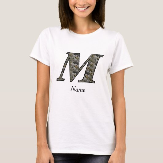Persoonlijk initiaal M Hydrangeabloemen Monogram T-shirt (Voorkant)