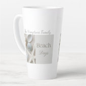 Persoonlijk kustschelp-cadeau voor strandhuis latte mok (Linkerhoek)
