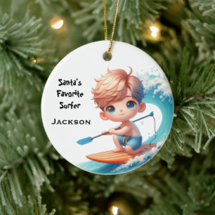Persoonlijk leuk klein kind surft keramisch ornament