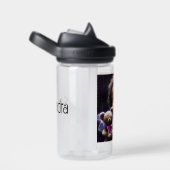 Persoonlijk meisje met een teddybeer  waterfles (Rechts)