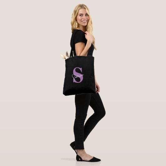 Persoonlijk Modern Minimaal Lavendel Monogram Tote Bag (Op model)