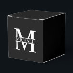 Persoonlijk Monogram en Naam Bedankdoosjes<br><div class="desc">Persoonlijke geschenken met monogram en naam met klassieke schreeflettertype.

Perfect als vaderdagcadeaus voor vader,  cadeaus voor grootvader,  echtgenoot,  bruidegom,  getuige en bruidsjonkers en meer.</div>