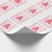 Persoonlijk monogram roze golvende rand cadeaupapier (Hoek)