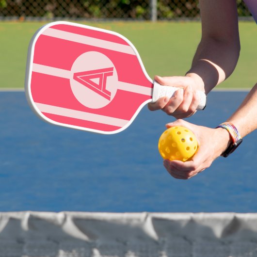 Persoonlijk monogram roze rode streep pickleball paddle (Insitu)