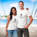 Persoonlijk Monogram Seahorse Nautical T-shirt<br><div class="desc">Een stijlvol nautisch ontwerp met een zeepaardje,  een gepersonaliseerd monogram initiaal en een stijlvolle marineblauw en witte strepen. Ontworpen door: Thisnotme©</div>