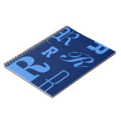 Persoonlijk monogram, typografie initialen, blauw notitieboek (Linkerzijde)