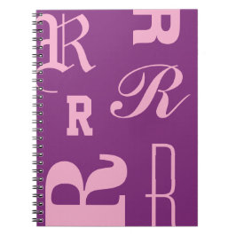 Persoonlijk monogram, typografie initialen, paars notitieboek