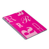 Persoonlijk monogram, typografie initialen, roze notitieboek (Rechterzijde)