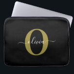 Persoonlijk Naamlogo in Schrift Zwart Wit Goud Laptop Sleeve<br><div class="desc">Dit elegante monogram en stijlvolle script naamontwerp kan worden gegeven als cadeau voor een verjaardag, trouwdag, bruidsfeest, jubileum, Moederdag of een andere gelegenheid. Het kan worden gepersonaliseerd met de initialen en naam van de persoon. U kunt het lettertype, de letterkleur, de lettergrootte en de achtergrondkleur wijzigen met behulp van de...</div>