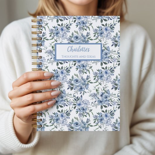Persoonlijk notitieboek met blauwe bloemen