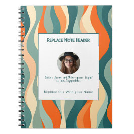Persoonlijk oranje en turquoise gegolfd patroon  notitieboek