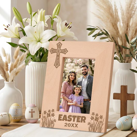 Persoonlijk Pasen Kruis met Narcissen Gegraveerde Lijstjes