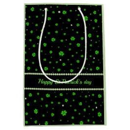 Persoonlijk patroon van groene shamrocks met parel medium cadeauzakje