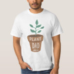 Persoonlijk Plant Papa Gardening T-shirt<br><div class="desc">Dit schattige plant pap shirt bevat een groot groen plant en tekst die "Papa Plant" leest. Pas je aan met de naam van een plant vader in je leven.</div>