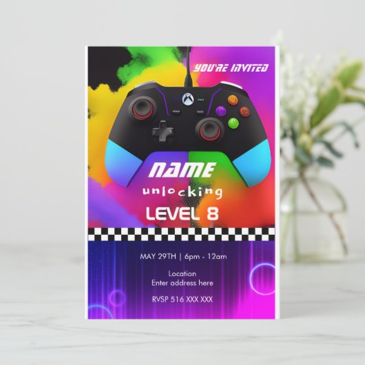 Persoonlijk spel op game-verjaardagsuitnodiging kaart (Staand voorkant)