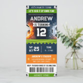 Persoonlijk Ticket Voetbal Verjaardag Uitnodiging  (Staand voorkant)