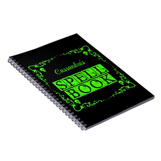 Persoonlijk toverboek in groene goth-stijl notitieboek (Rechterzijde)